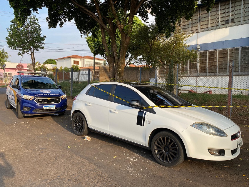 Foto 2 de 3 — Veículo roubado em latrocínio no Jardim Monte Carlo é localizado pela GCM de Araraquara